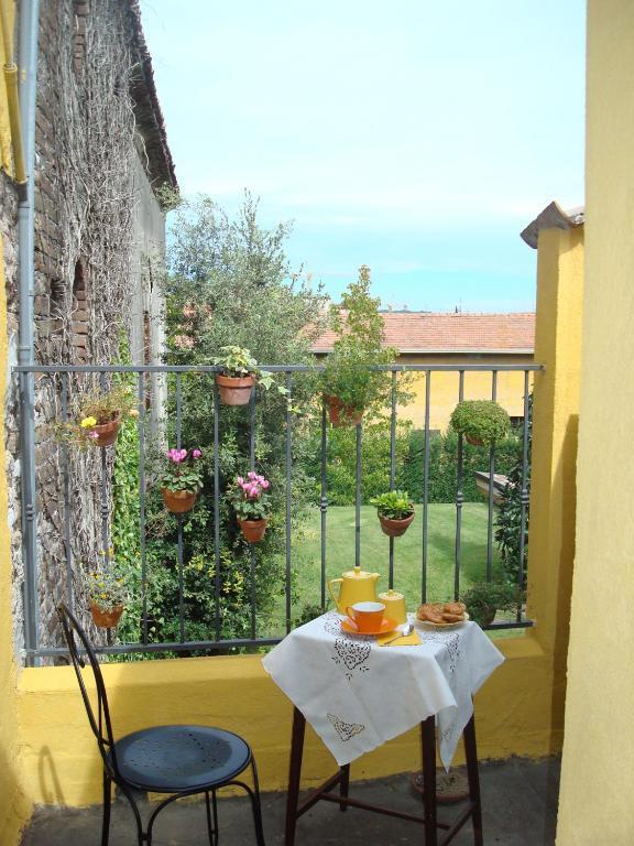 Bed and Breakfast La Rocchetta Валеджо-суль-Мінчо Екстер'єр фото